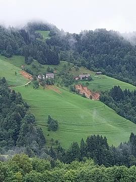 Maček, Petačev graben